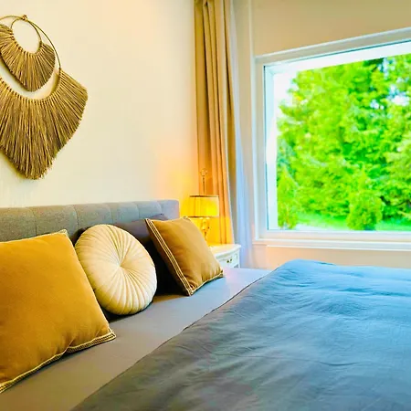 Amazing Modern & Great Equipped Jacuzzi Lejlighed