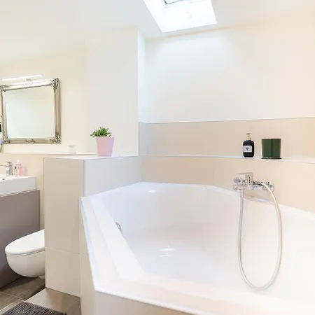 Amazing Modern & Great Equipped Jacuzzi * Kandersteg