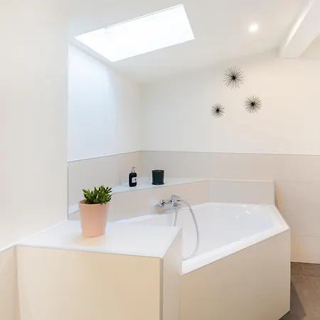 Amazing Modern & Great Equipped Jacuzzi Apartment