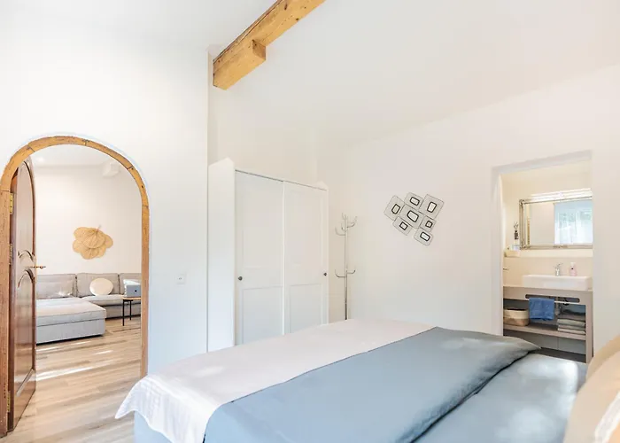 Amazing Modern & Great Equipped Jacuzzi