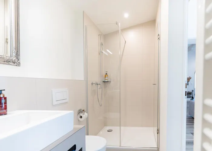 Amazing Modern & Great Equipped Jacuzzi *